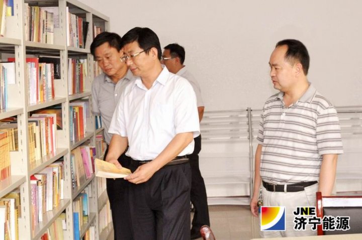 汶上县领导到义桥煤矿慰问下井职工