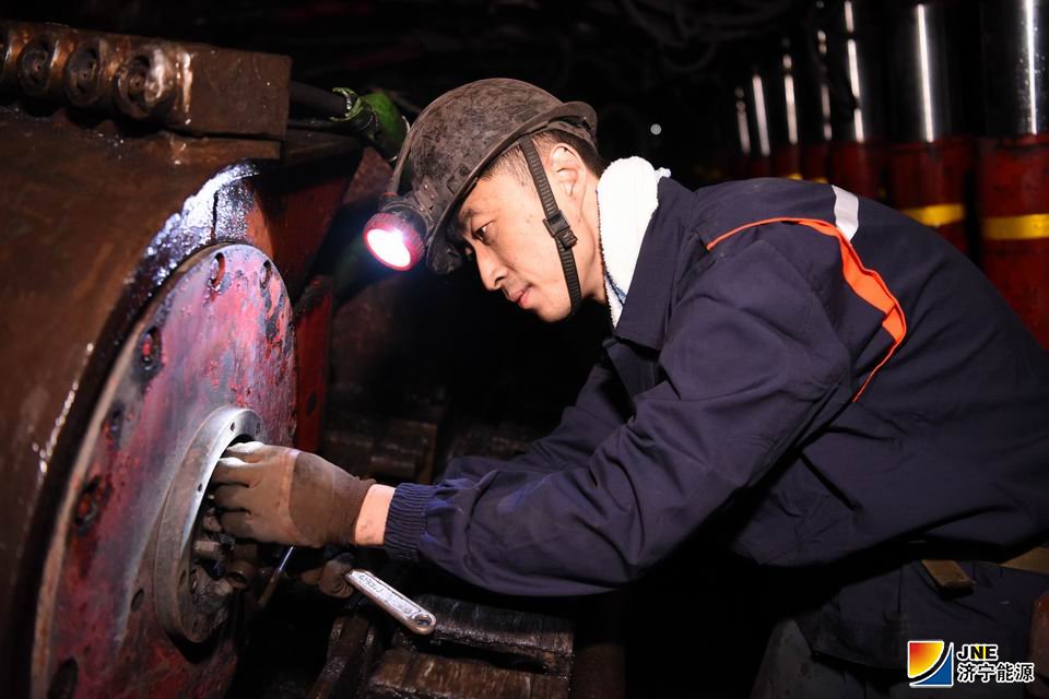 2019年11月16日，金桥煤矿陈兆旭（孙欢 摄）.jpg