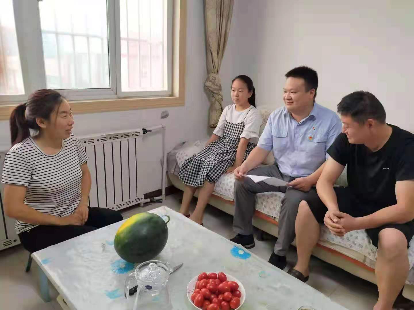 1626250757944944.jpg 支部书记进行家访.jpg