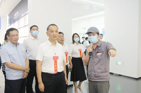邹城北宿镇人大代表观摩团走进精密制造产业园