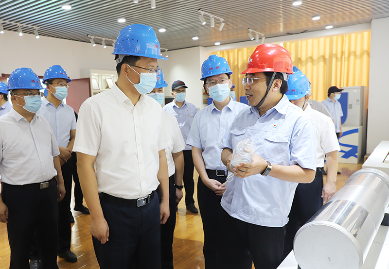 1629792101739352.jpg 2021-08-24许勇一行到海纳科技参观指导(1).jpg