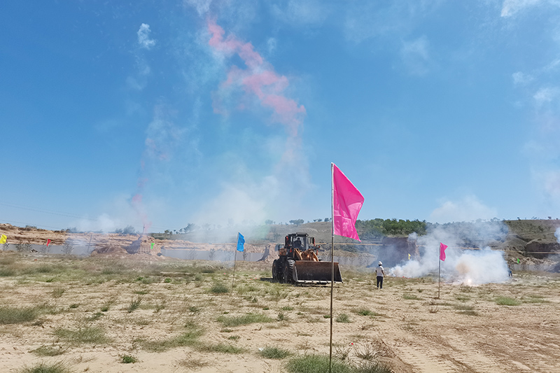 1630306628750445.jpg 2021年8月28日朱家峁煤矿新职工宿舍楼工程开工建设(高小中摄).jpg