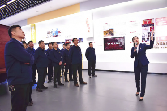 金桥煤矿组织开展“寻先辈足迹 忆入党初心”主题党日活动