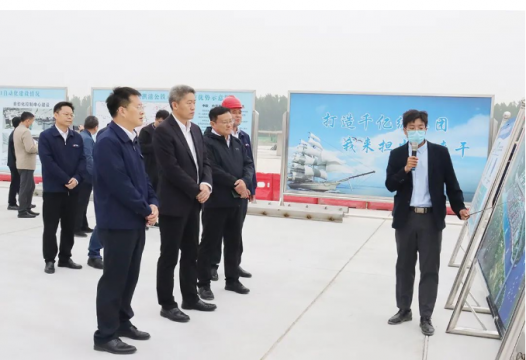 宋华东带队到龙拱港项目现场办公