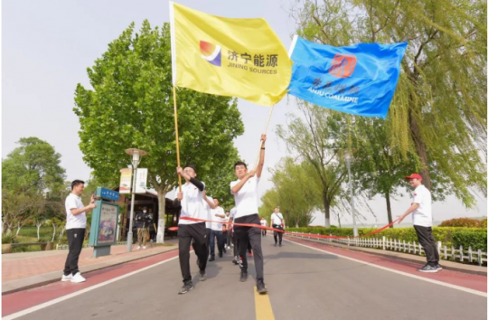 济宁能源发展集团沉浸式“亮比争”激活党建“一池春水”