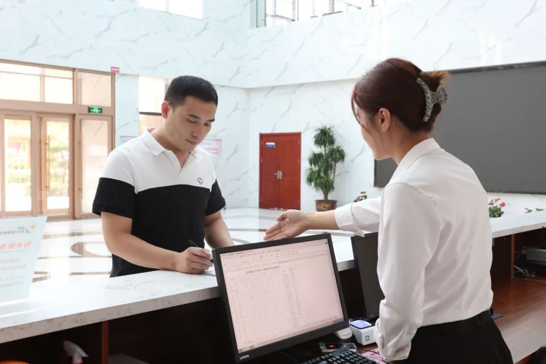 1696639338131457.jpg 640 (14).jpg