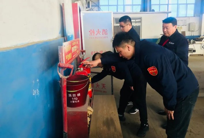 密织“群监网”，金桥煤矿群监员查隐患在行动