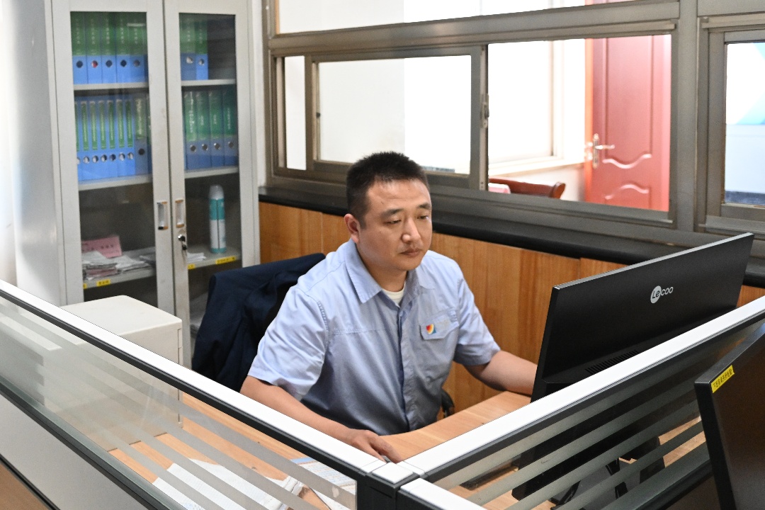 1720676655139009.jpg 青安岗员查隐患.jpg