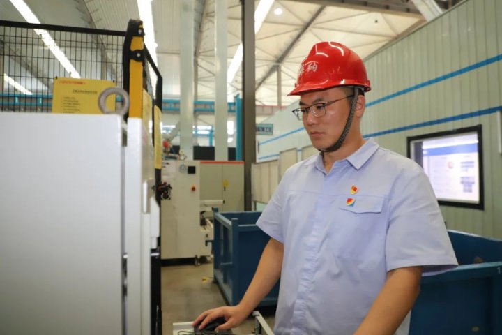 “奋进千亿中的基层优秀共产党员”先进事迹（8）