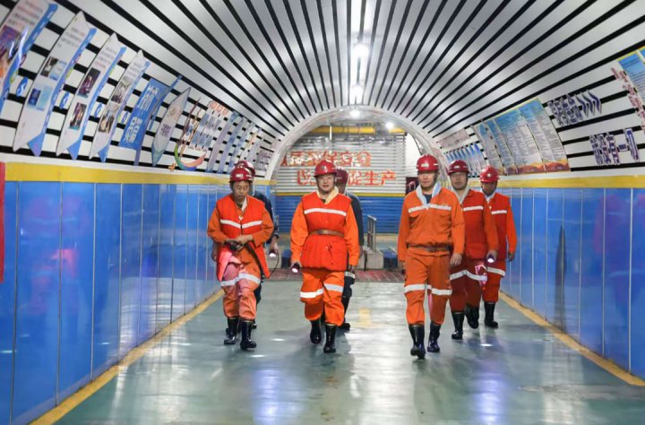 王崇景到阳城二号井督导检查安全生产工作